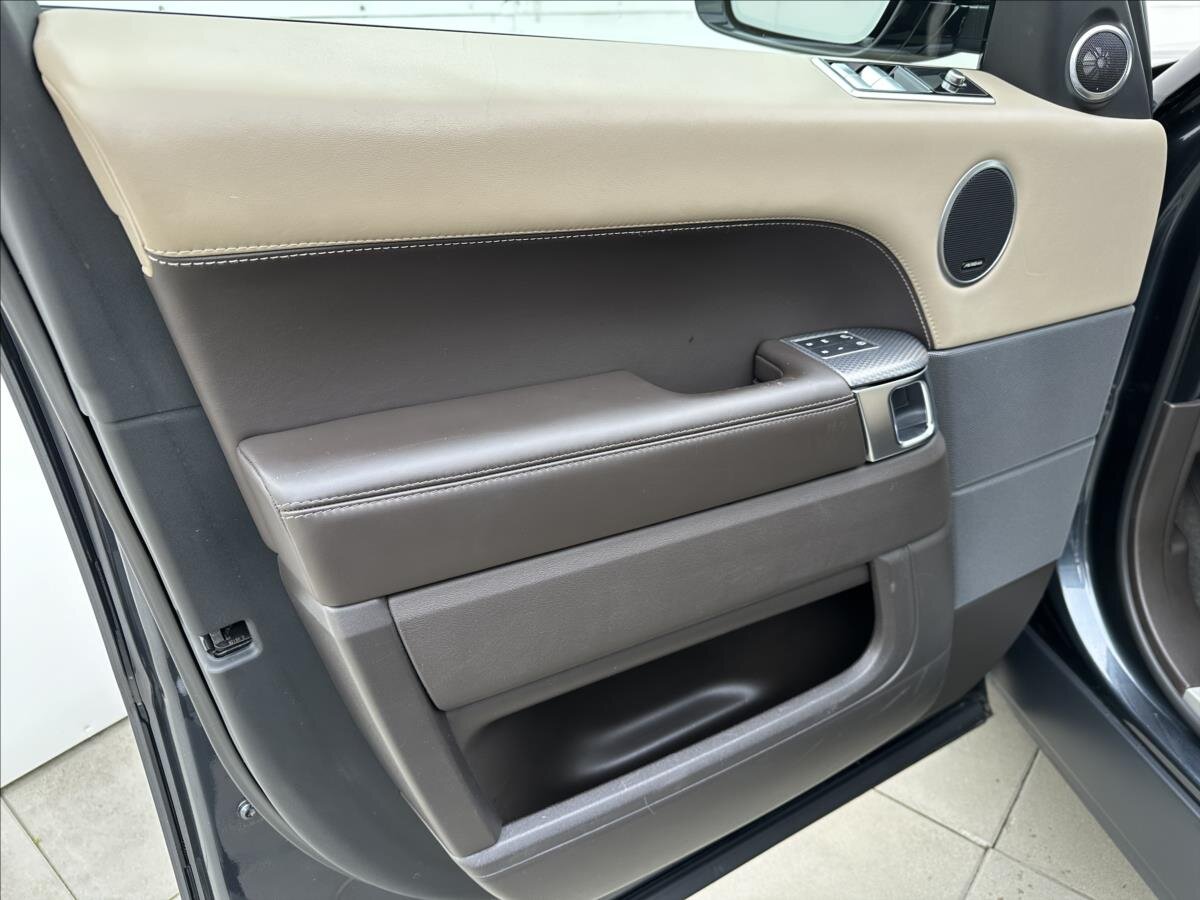 Land Rover Range Rover SUV 4,4 l 250 kw