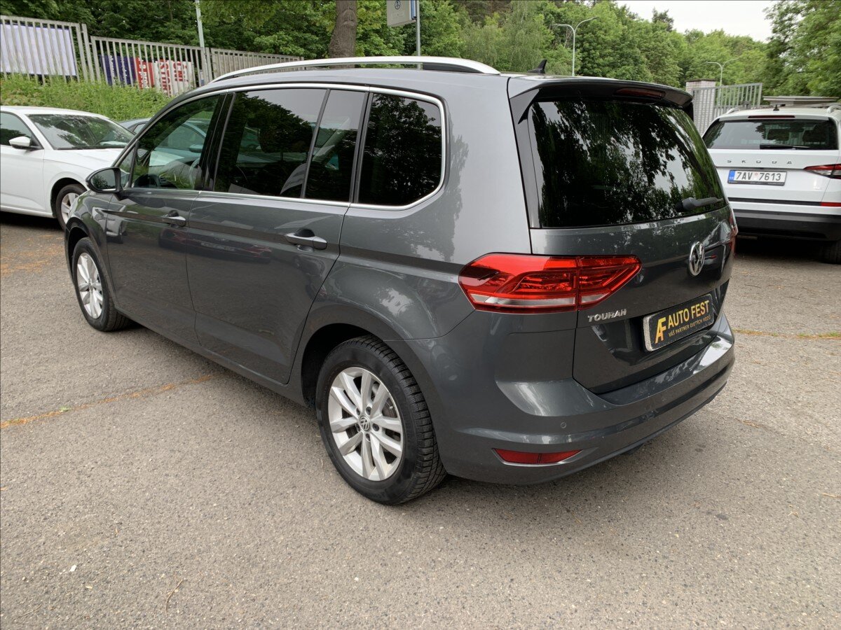 Volkswagen Touran Kombi 1,6 l 85 kw