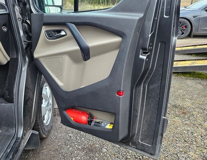 Ford Tourneo Custom VAN-Minibus 2,0 l 96 kw