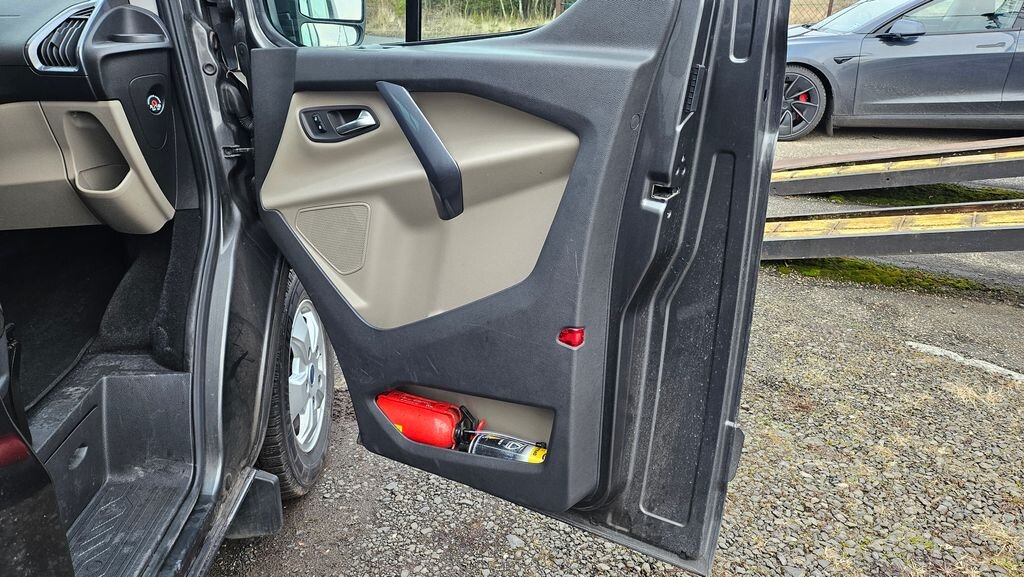 Ford Tourneo Custom VAN-Minibus 2,0 l 96 kw