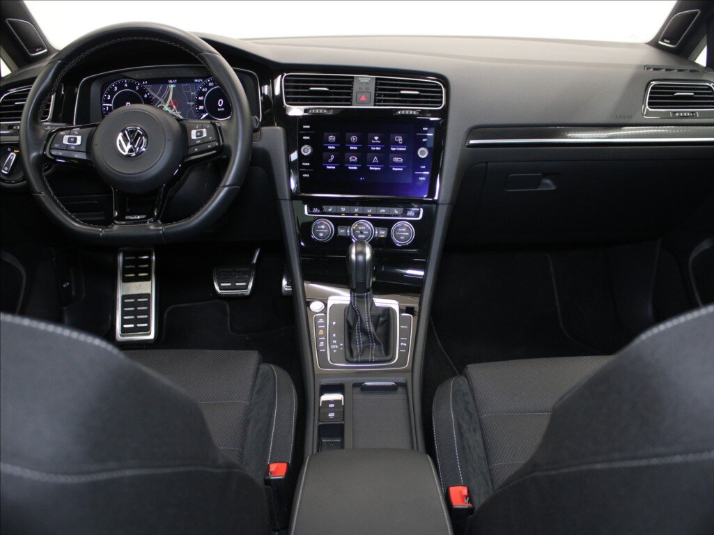 Volkswagen Golf Kombi 2,0 l 221 kw