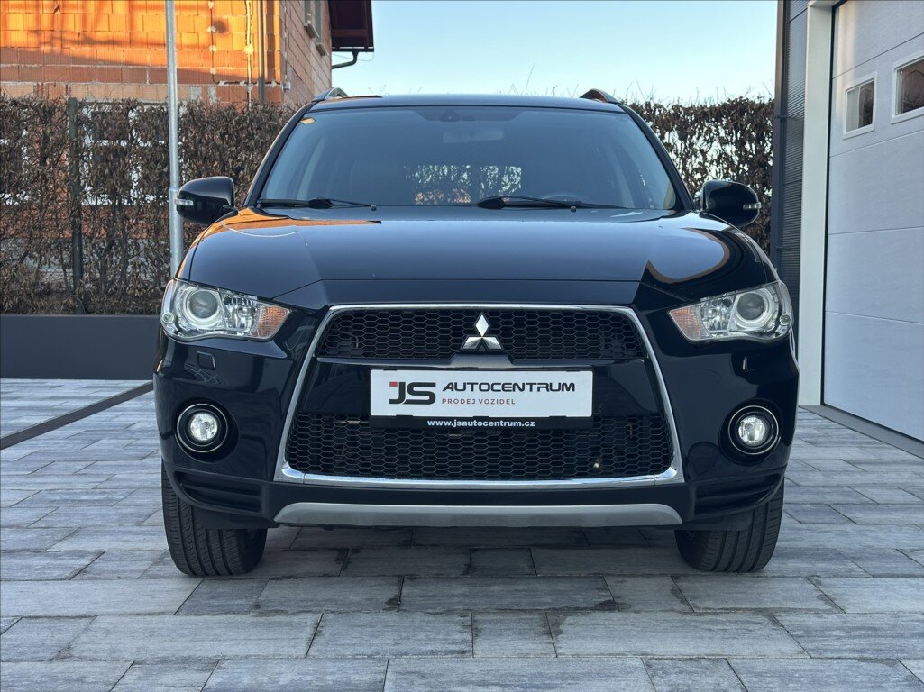 Mitsubishi Outlander SUV / Terénní 2,3 l 130 kw
