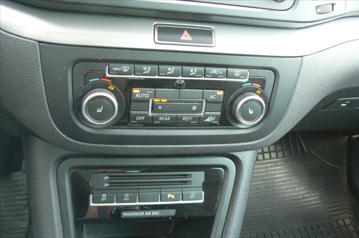 Volkswagen Sharan MPV 2,0 l 103 kw