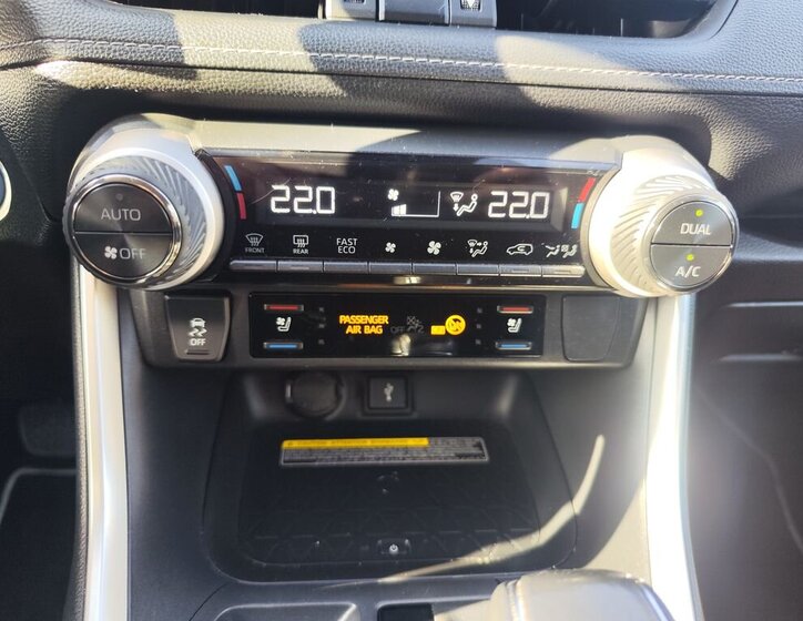 Toyota RAV4 SUV / Terénní 2,5 l 163 kw