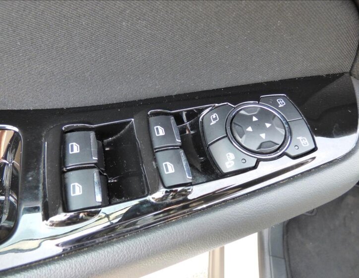 Ford S-MAX MPV 2,0 l 110 kw