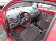 Volkswagen New Beetle 8