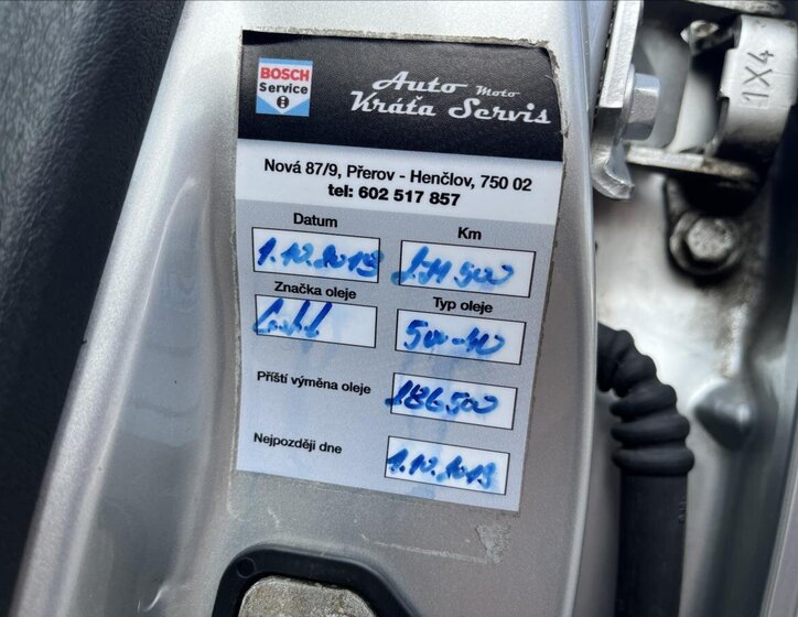 Mitsubishi Carisma 16