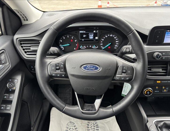 Ford Focus Kombi 999,0 92 kw