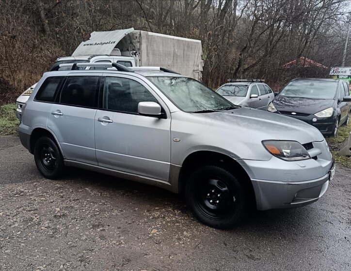 Mitsubishi Outlander Kombi 2,0 l 100 kw