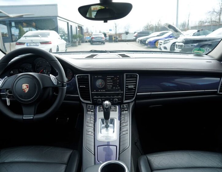 Porsche Panamera Sedan 3,6 l 220 kw