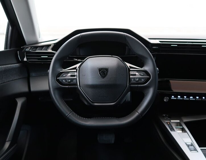 Peugeot 408 Liftback 1,2 l 96 kw