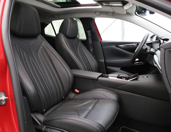 DS Automobiles DS4 Hatchback 1,6 l 132 kw