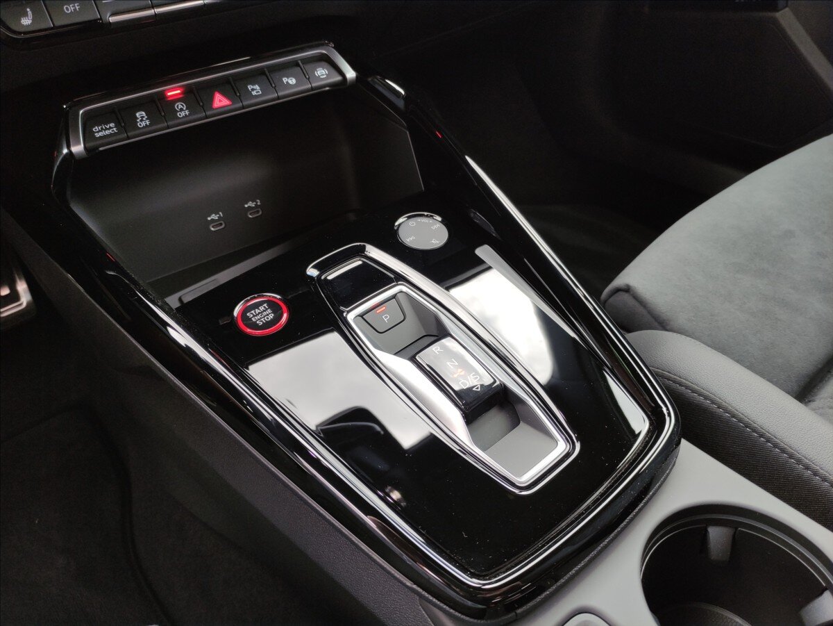 Audi RS 3 Ostatní 2,5 l 294 kw