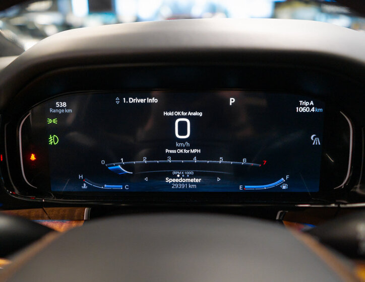 Jeep Grand Wagoneer SUV 6,4 l 351 kw