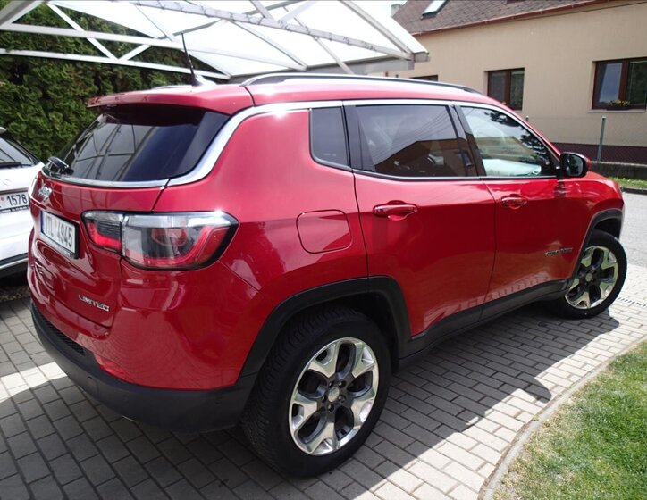Jeep Compass SUV / Terénní 2,0 l 103 kw