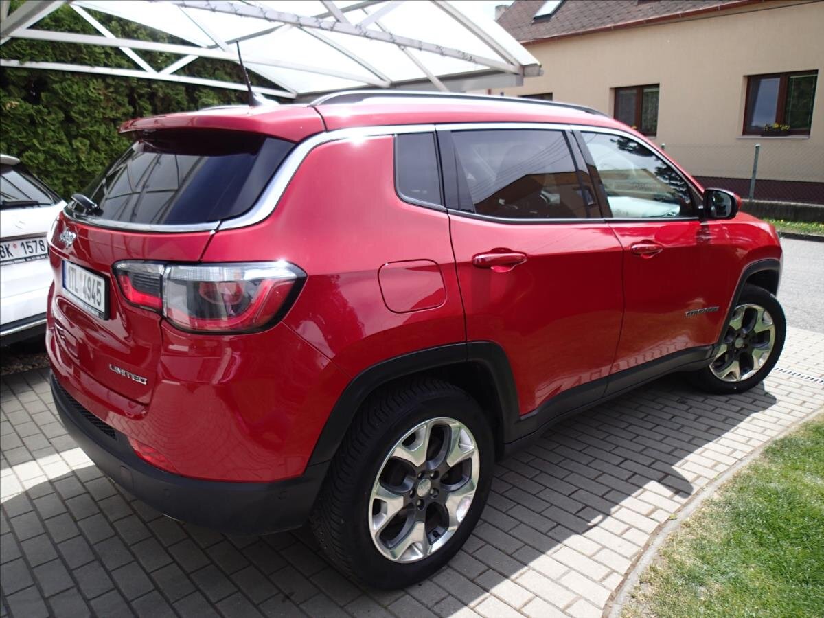 Jeep Compass SUV / Terénní 2,0 l 103 kw
