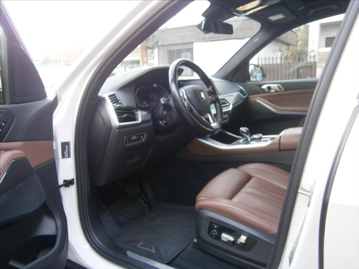 BMW X5 Kombi 3,0 l 195 kw