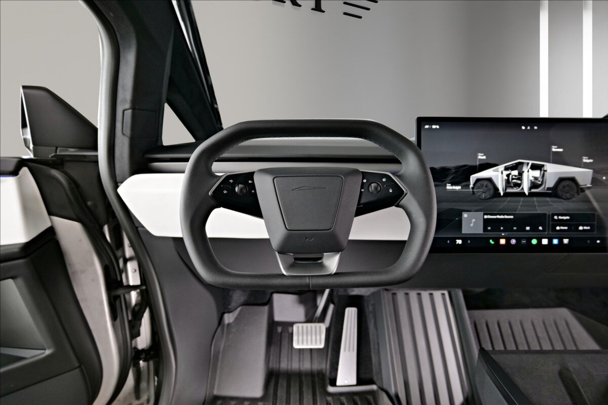 Tesla Ostatní SUV 0,0 450 kw