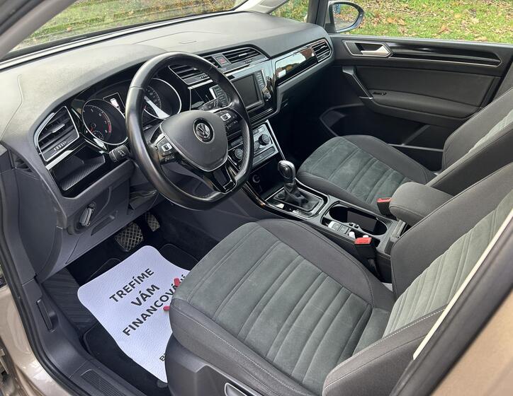 Volkswagen Touran 27