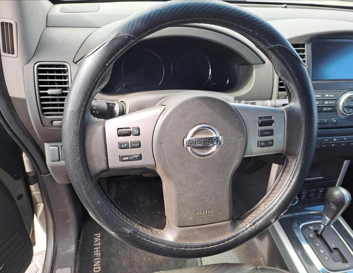 Nissan Pathfinder 13