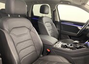 Volkswagen Touareg 8