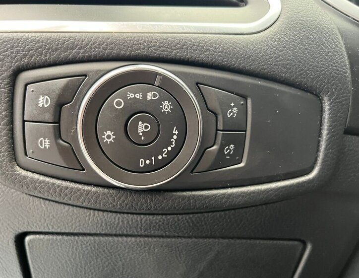 Ford S-MAX MPV 2,0 l 110 kw