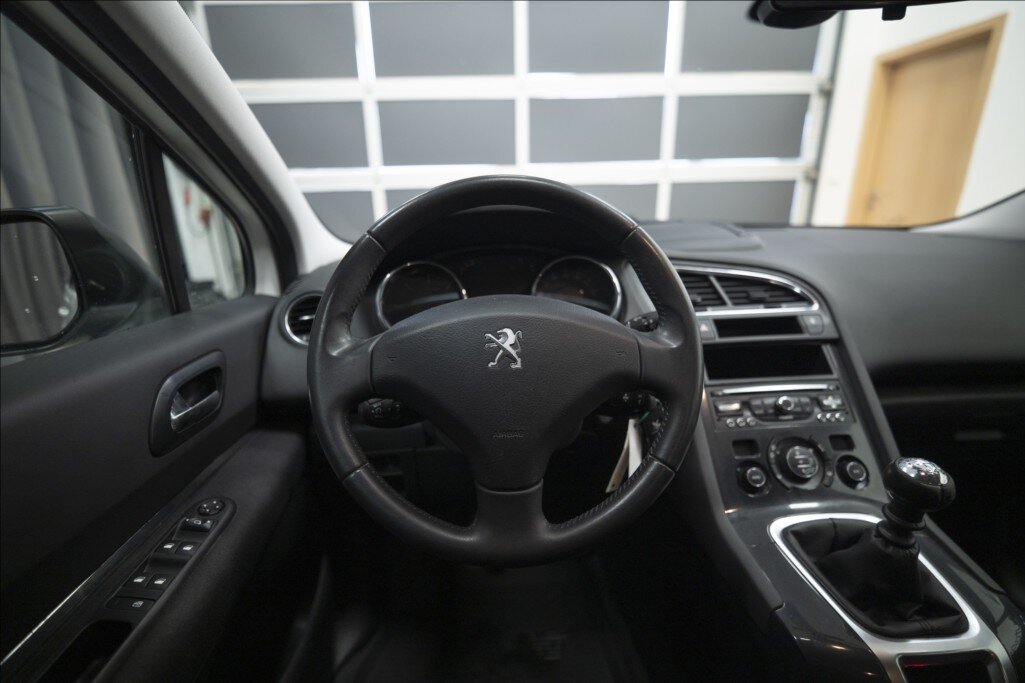 Peugeot 5008 MPV 1,6 l 88 kw