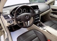 Mercedes-Benz Třídy E 12