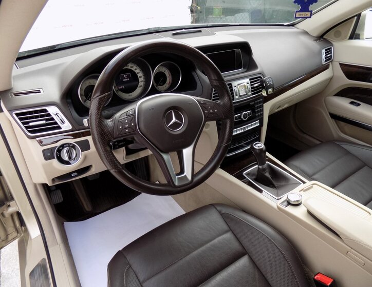 Mercedes-Benz Třídy E 12