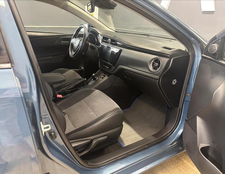 Toyota Auris 22