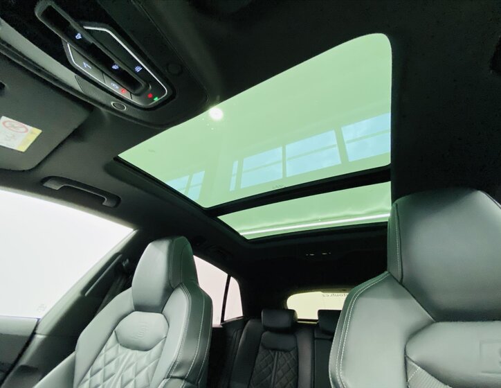 Audi Q8 SUV / Terénní 3,0 l 210 kw