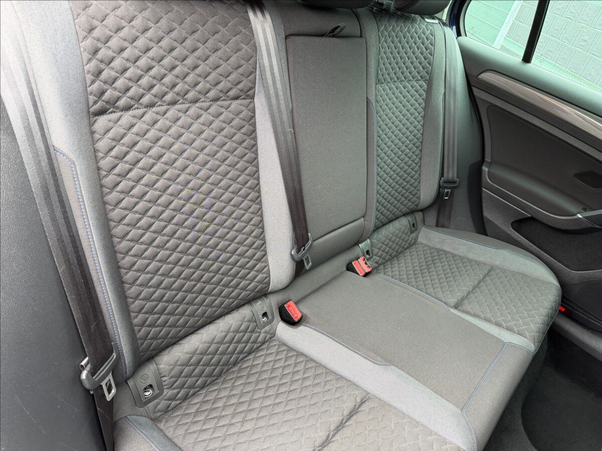 Volkswagen Golf Hatchback 999,0 85 kw