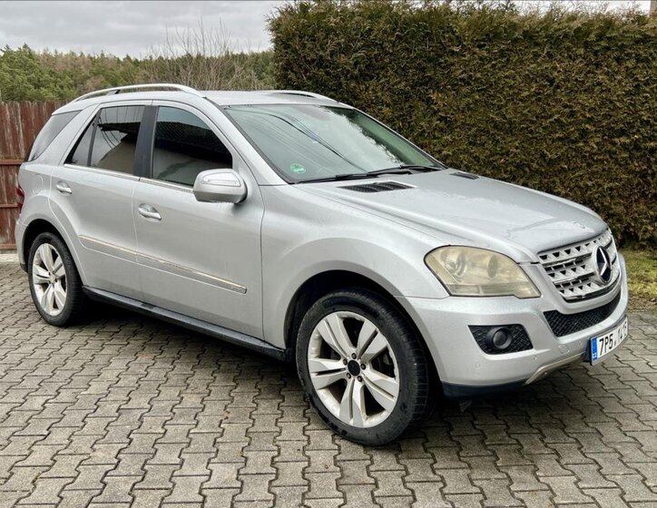 Mercedes-Benz Třídy M SUV 3,0 l 165 kw