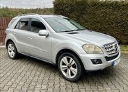 Mercedes-Benz Třídy M SUV 3,0 l 165 kw