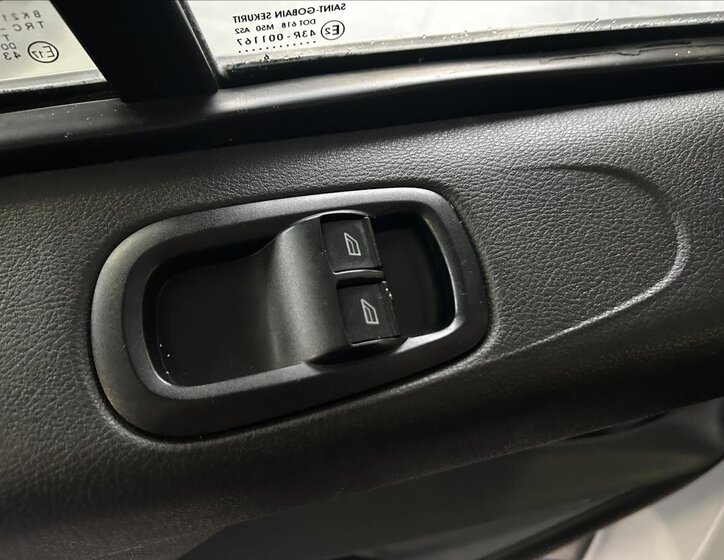 Ford Transit Custom Skříň 2,2 l 74 kw