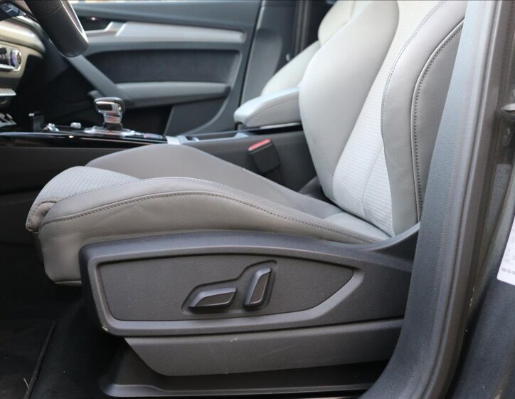 Audi Q5 SUV 2,0 l 150 kw