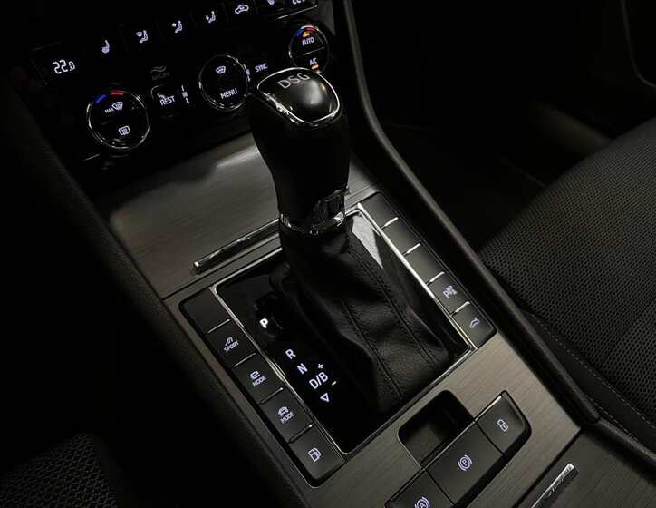 Škoda Superb Liftback 1,4 l 160 kw