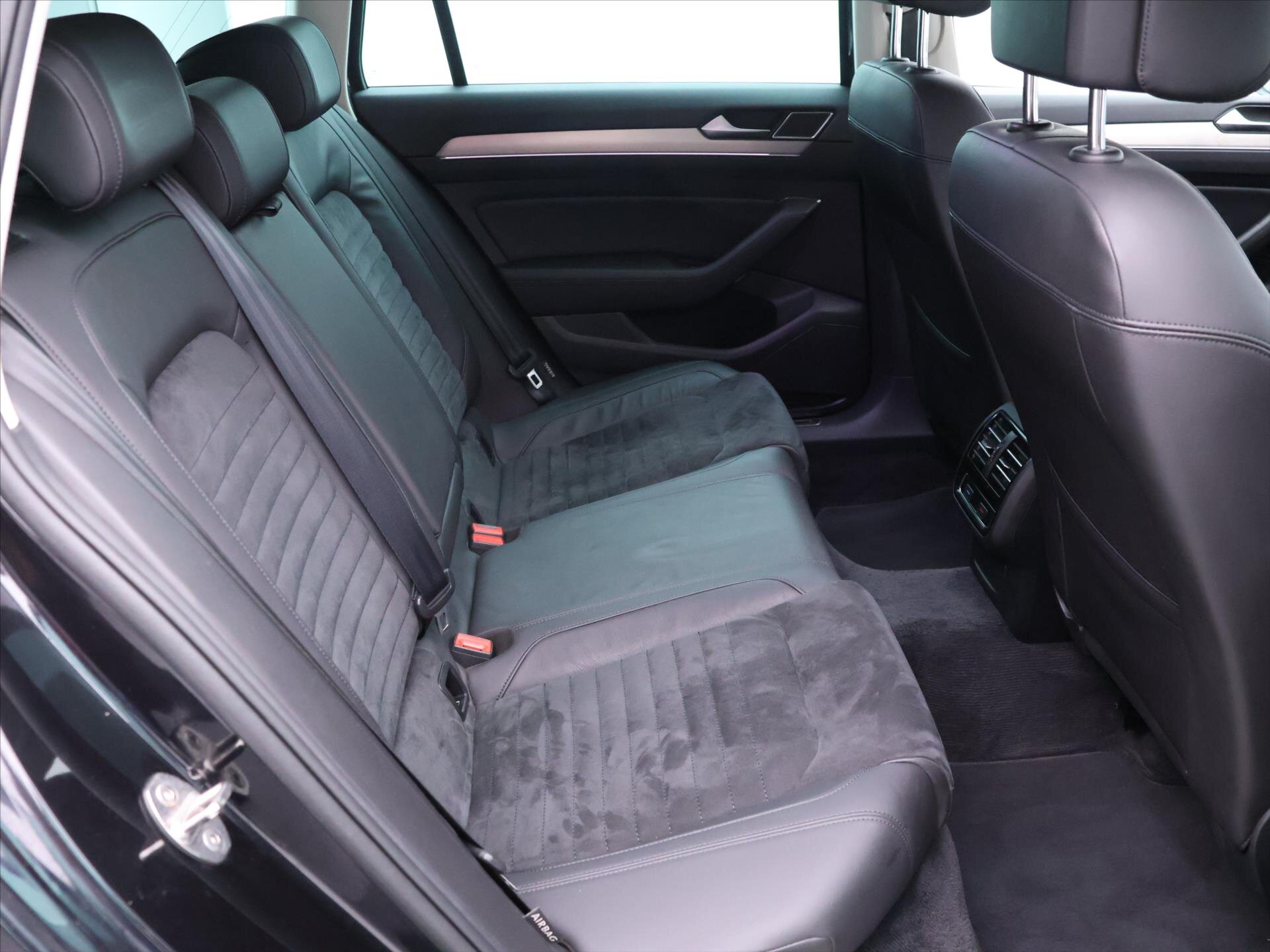 Volkswagen Passat Kombi 2,0 l 140 kw