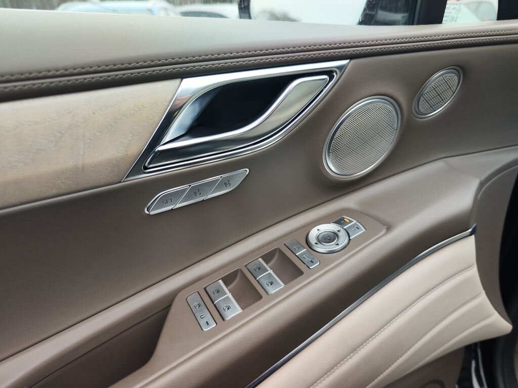 Ostatní Ostatní SUV 3,5 l 279 kw