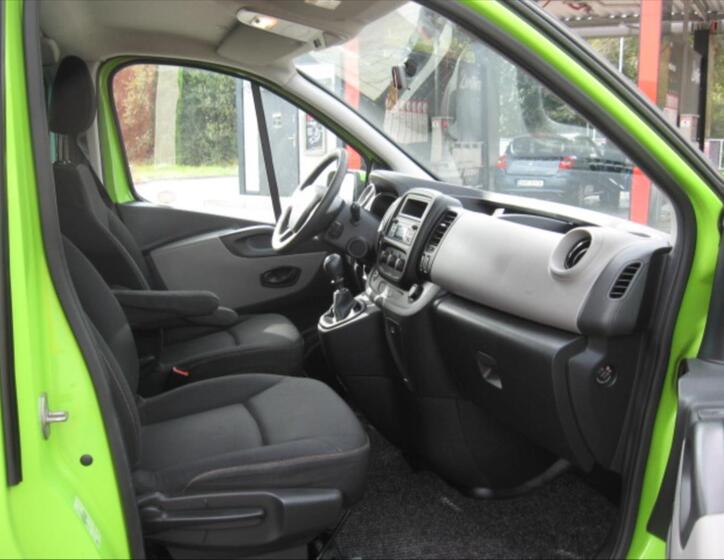 Renault Trafic 8