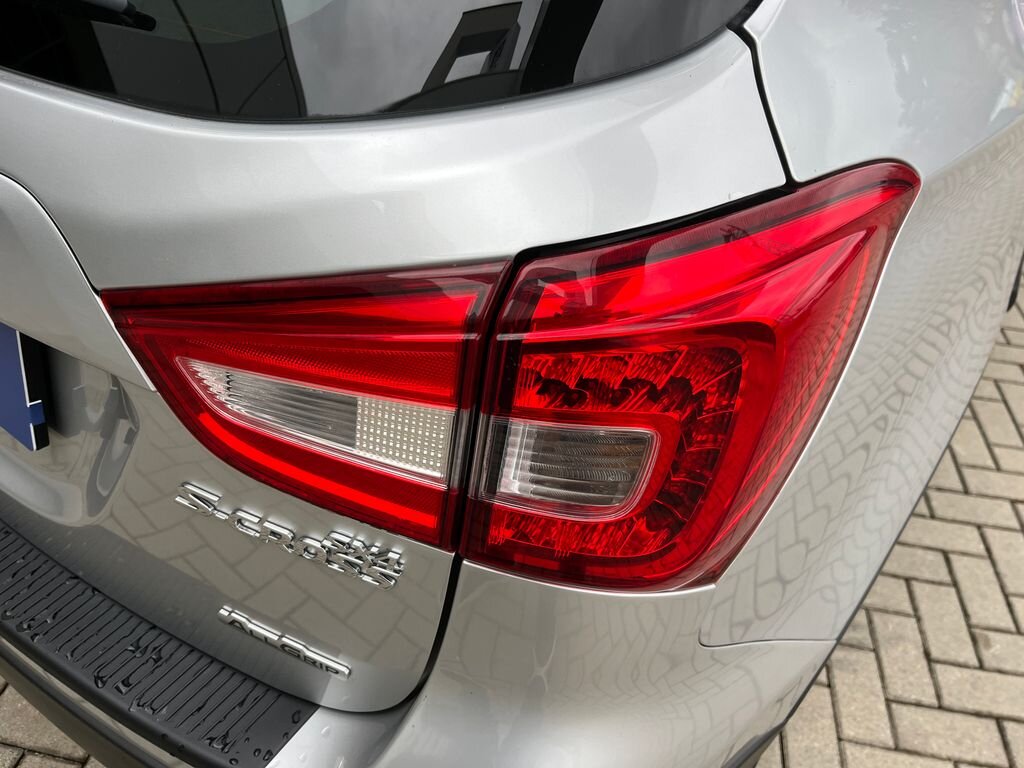 Suzuki SX4 S-Cross SUV / Terénní 998,0 82 kw