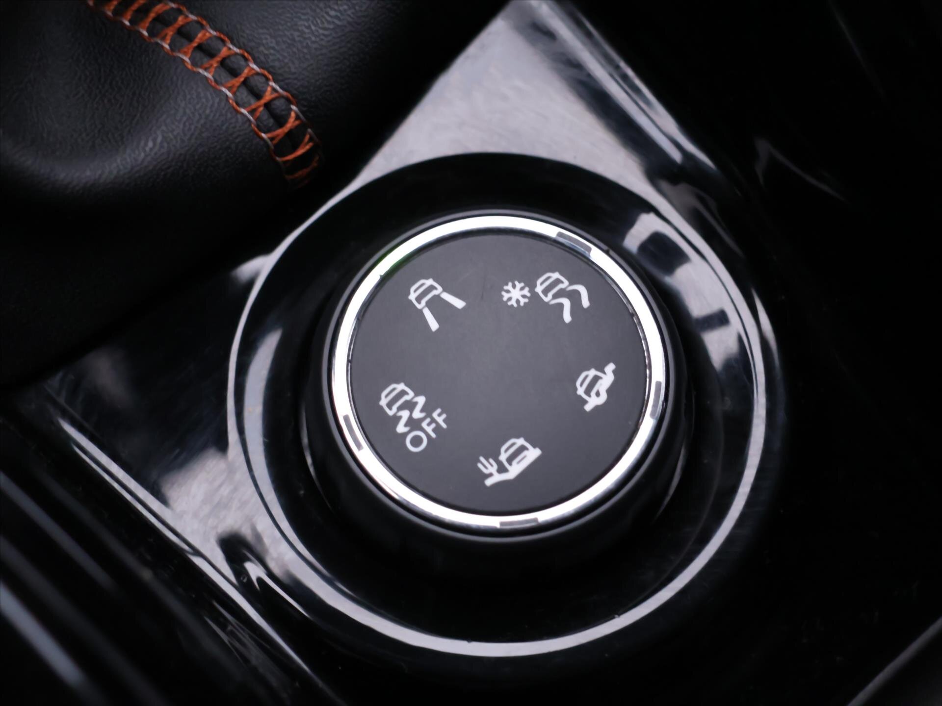 Peugeot 2008 SUV / Terénní 1,2 l 81 kw