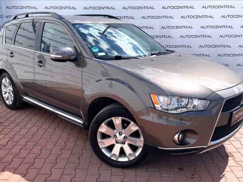 Mitsubishi Outlander SUV / Terénní 2,4 l 125 kw