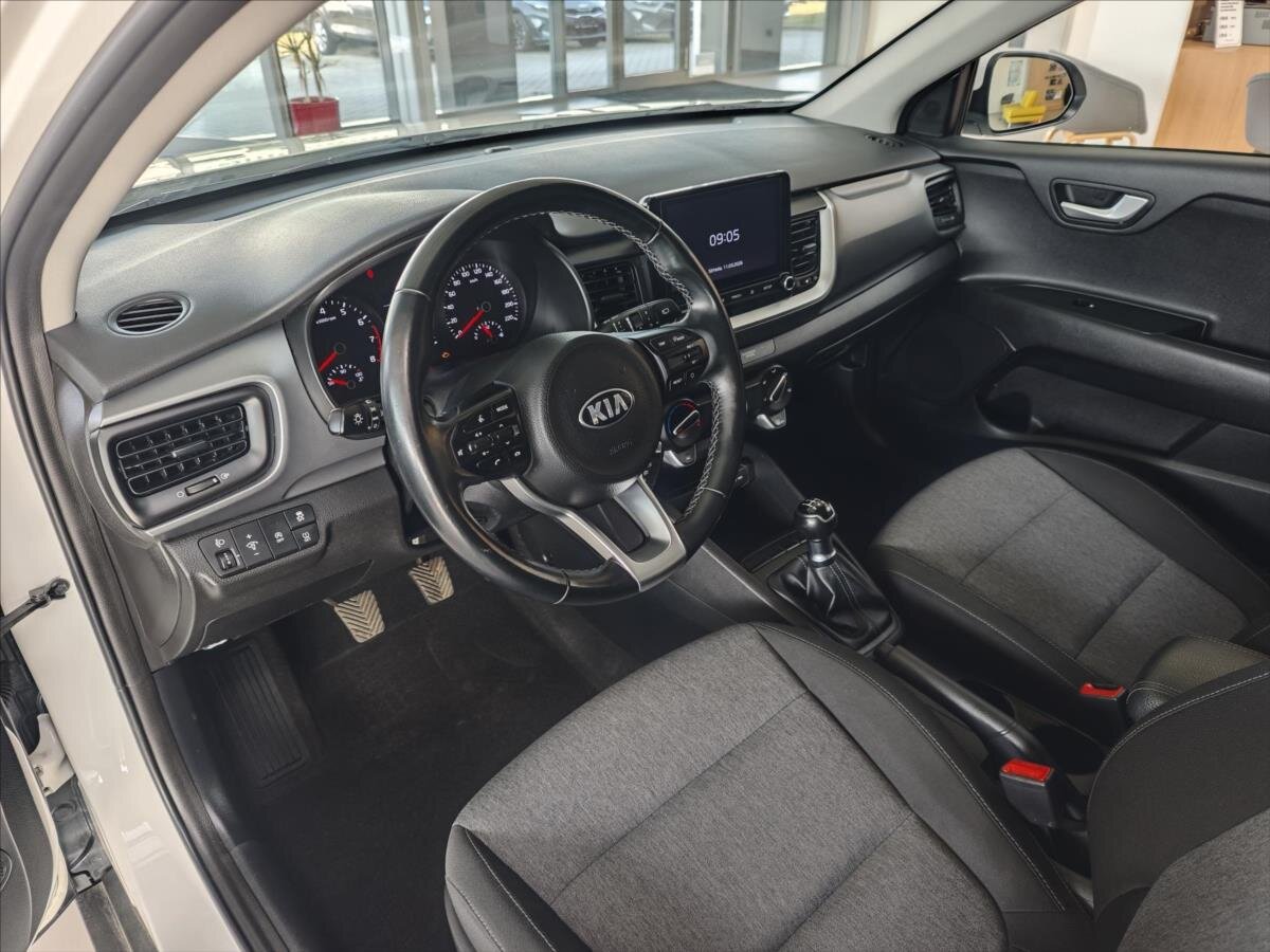 KIA Stonic CUV / Crossover 1,2 l 61 kw