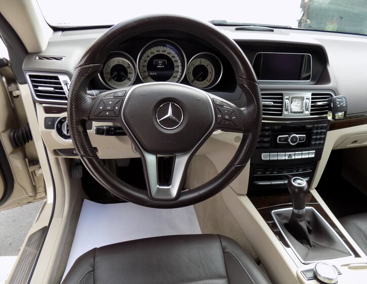 Mercedes-Benz Třídy E 22