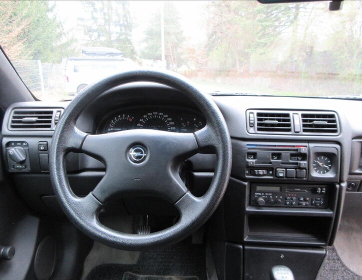 Opel Calibra Kupé 2,0 l 85 kw