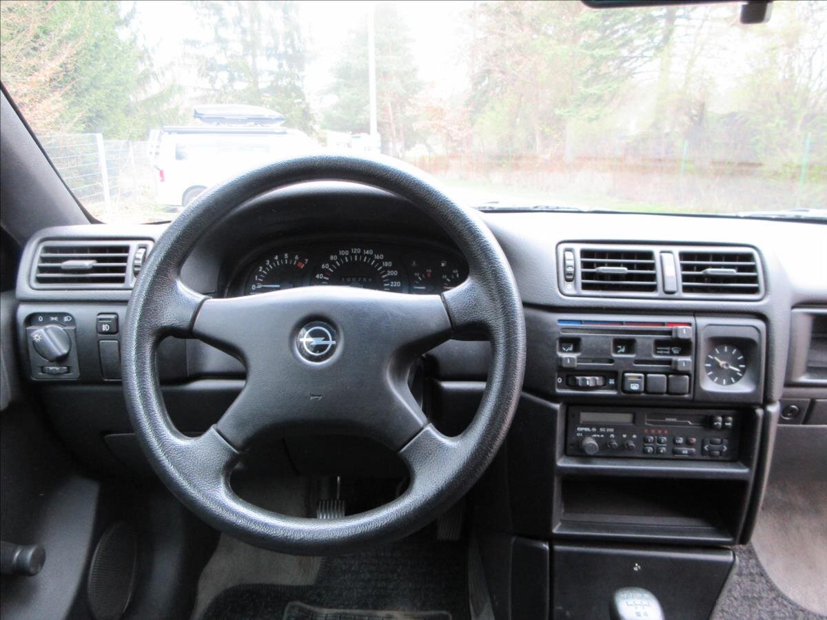 Opel Calibra Kupé 2,0 l 85 kw