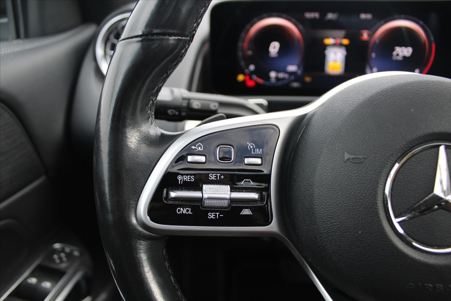 Mercedes-Benz GLB SUV 2,0 l 165 kw