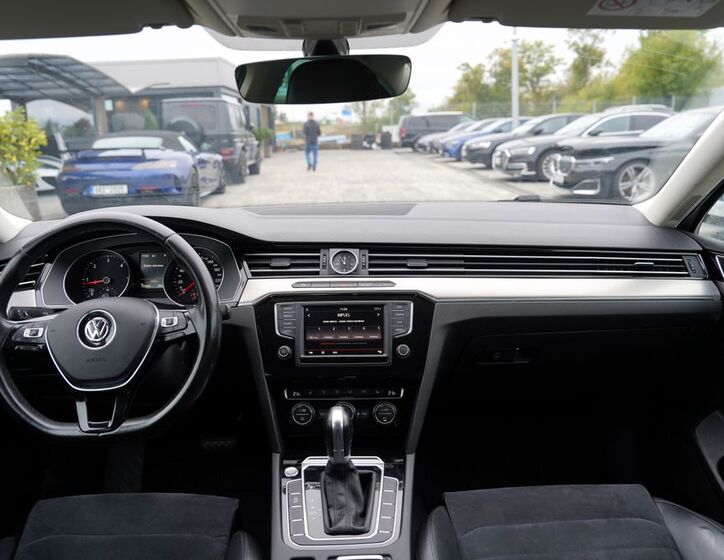 Volkswagen Passat 25