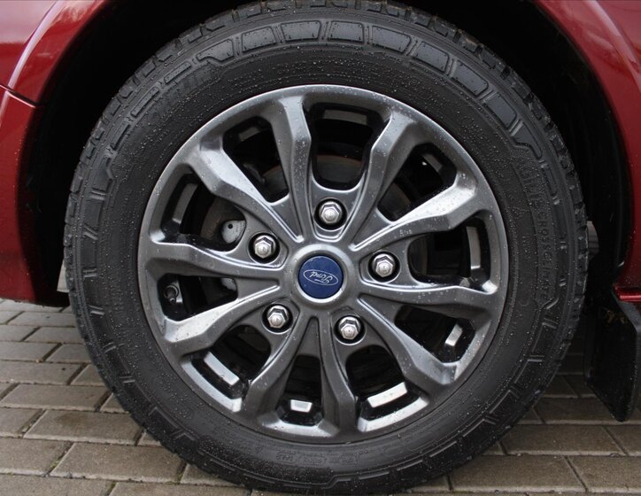 Ford Tourneo Custom MPV 2,0 l 136 kw